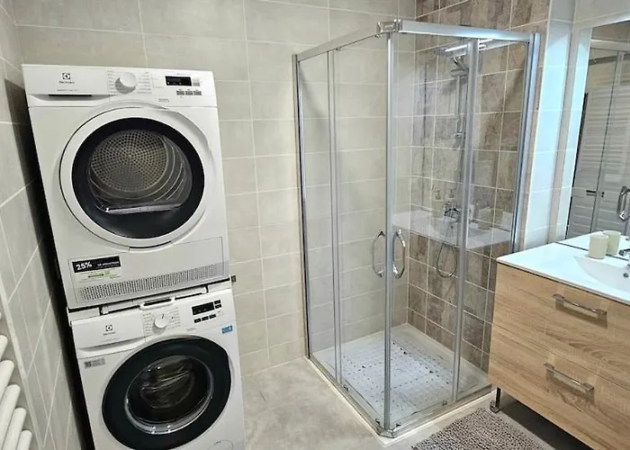 Center Nice, 10Min Beach, Parking, Terrace, Direct Tram דירה *