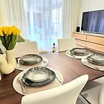 Center Nice, 10min Beach, Parking, Terrace, Direct Tram * Nice