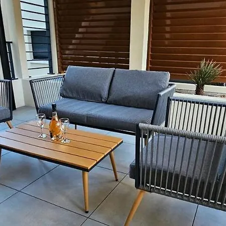 Апартаменты Center Nice, 10min Beach, Parking, Terrace, Direct Tram