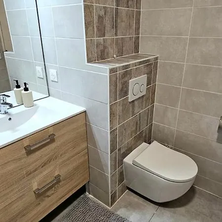 Center Nice, 10Min Beach, Parking, Terrace, Direct Tram Apartman