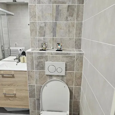 公寓 Center Nice, 10min Beach, Parking, Terrace, Direct Tram