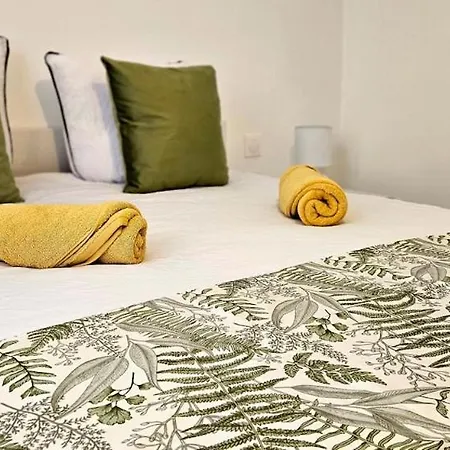 Center Nice, 10min Beach, Parking, Terrace, Direct Tram Апартаменты *