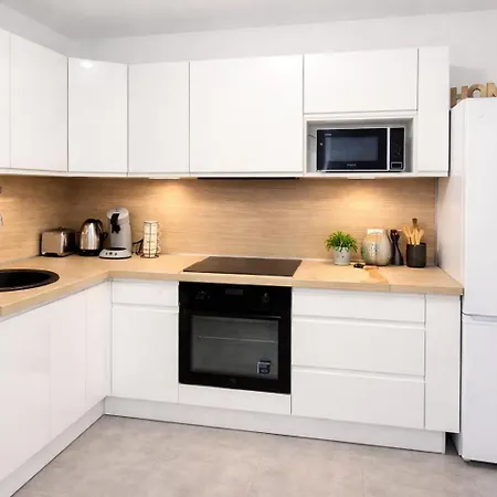 Апартаменты Center Nice, 10min Beach, Parking, Terrace, Direct Tram *
