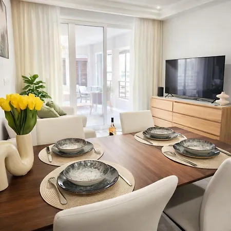 Center Nice, 10min Beach, Parking, Terrace, Direct Tram Апартаменты
