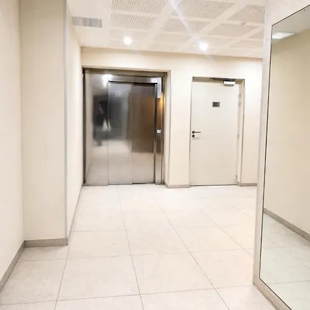 Center Nice, 10min Beach, Parking, Terrace, Direct Tram