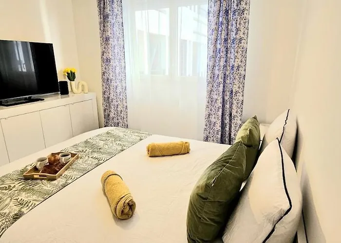 Center Nice, 10Min Beach, Parking, Terrace, Direct Tram Apartman *