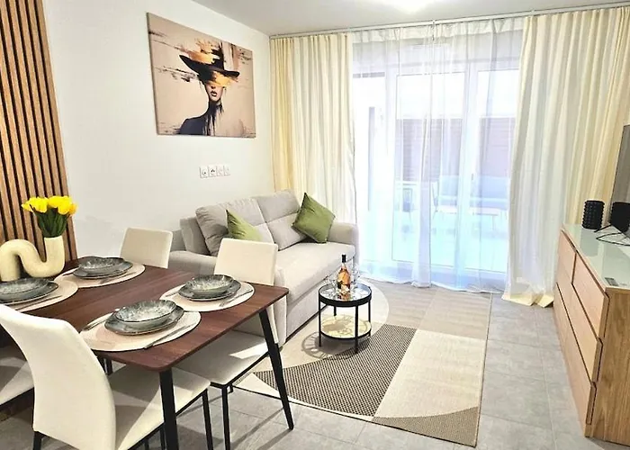 Appartement Center Nice, 10Min Beach, Parking, Terrace, Direct Tram
