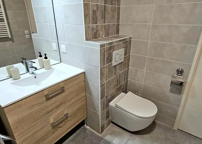 Center Nice, 10Min Beach, Parking, Terrace, Direct Tram Apartman