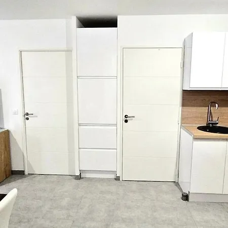 Center Nice, 10min Beach, Parking, Terrace, Direct Tram Apartman